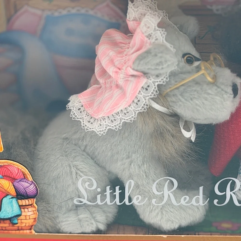 Barbie Collectibles Little Red Riding Hood Storybook Favorites 2001 Mattel 29329